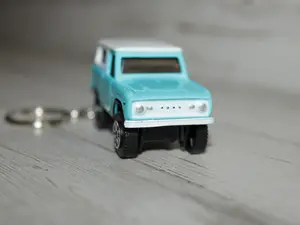Bronco keychain - Mini Bronco model keychain, multiple color selection