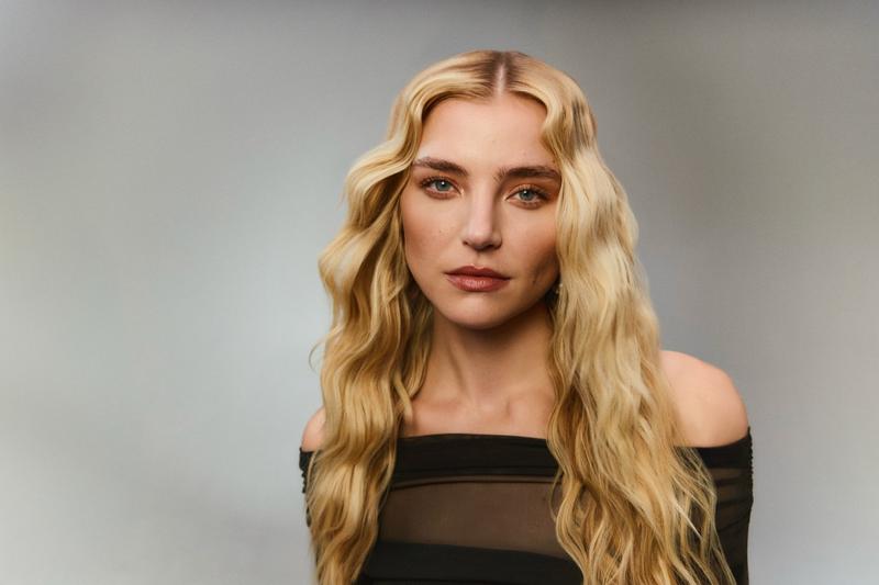 BIO IONIC OFFICIAL: 10X Styling Iron - Curved Shape Hair Styler Sonic Vibrating Plates For Sleek Straight Styles Or Waves, Prevents Frizz & Adds Shine, with Adjustable Heat & Quick Heat-Up, Auto Shut-off, Memory Setting, For All Hair Types