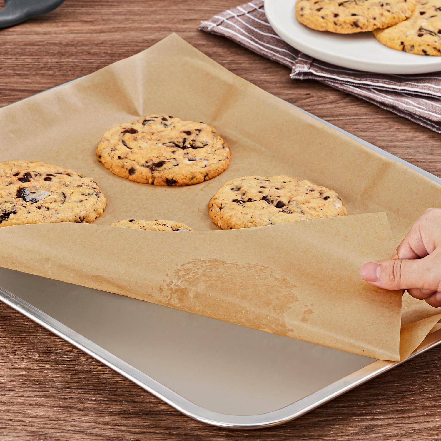 SMARTAKE Parchment Paper Baking Sheets 200Pcs 12x16 Inches Non-Stick Precut Eco-Friendly for Baking Grilling Air Fryer Steaming Bread Cup Cake Cookie