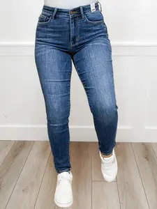 Judy Blue Lindsey "Butt Lifting" High-Rise Slim Straight Leg Jeans