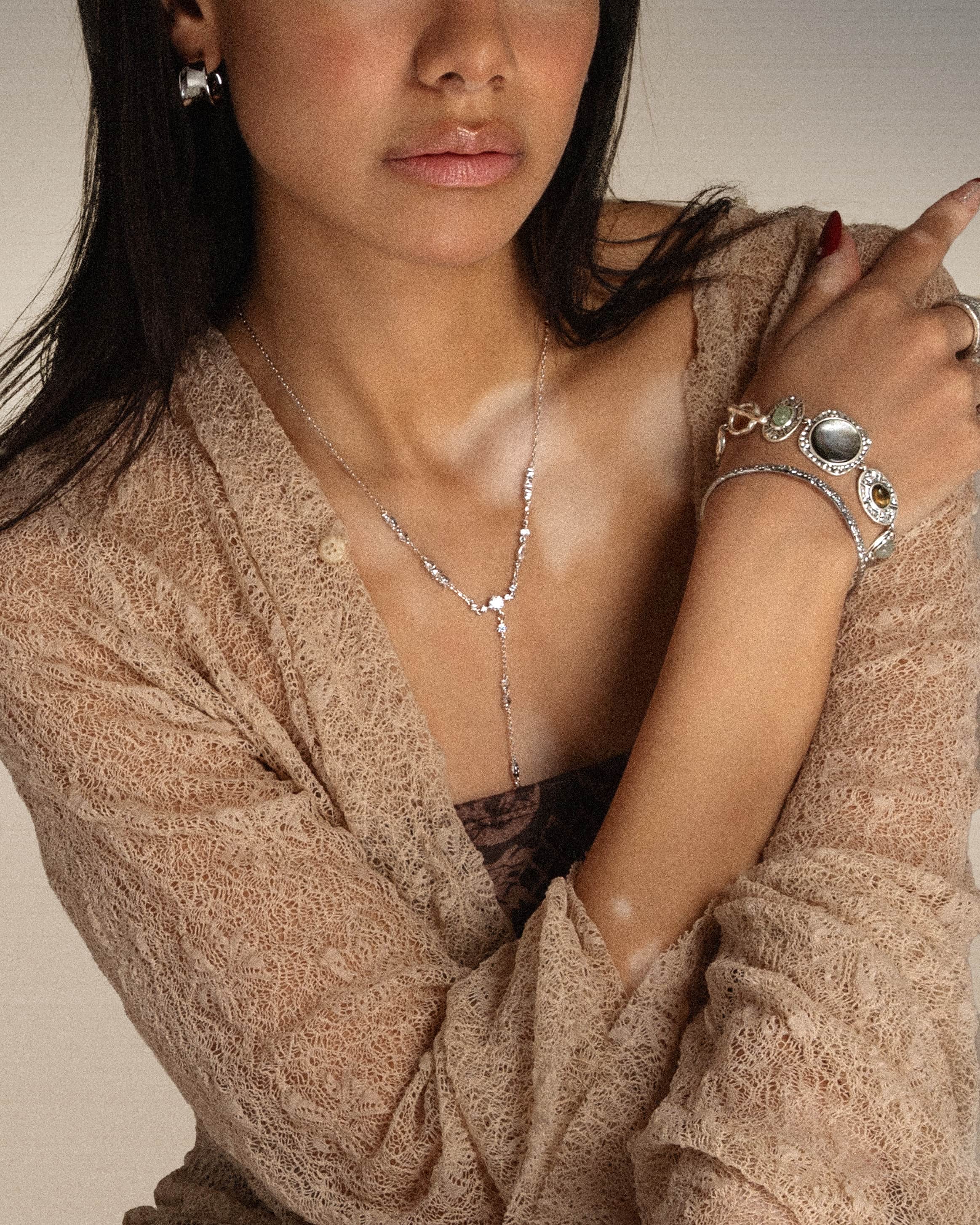 en route Adriana Necklace in Gold, Sparkling Lariat-inspired Jewelry for Daily Wear, Versatile Piece Essential Designed for Layered Styling & Modern Outfits