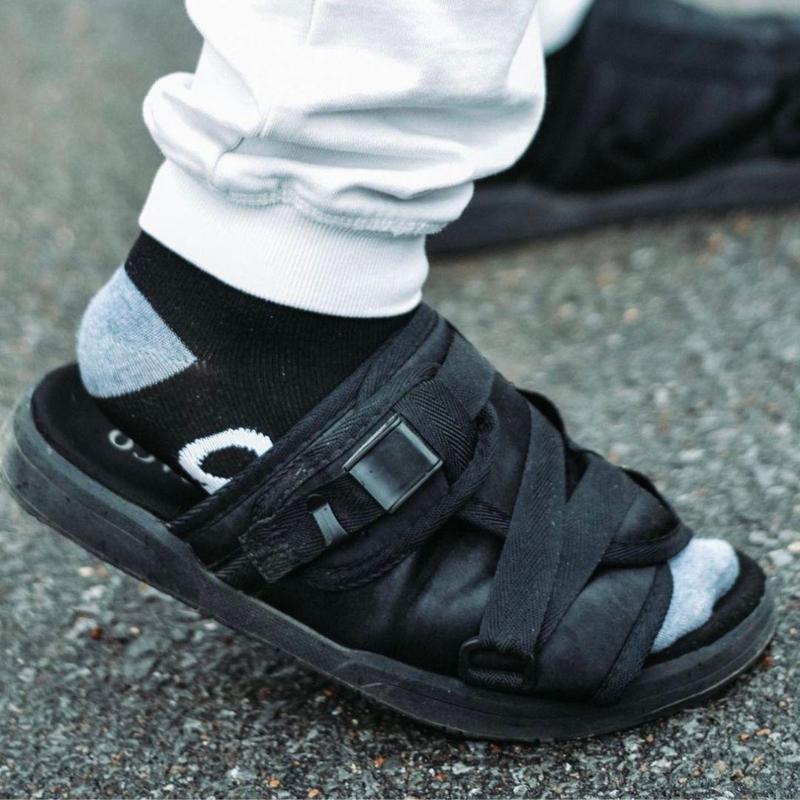 Comfortable Slides for Men and Women – Design with Adjustable Straps, Arch Support  Slip-Resistant Sole, for Wide/Narrow Feet, Everyday Footwear for All-Day Wear