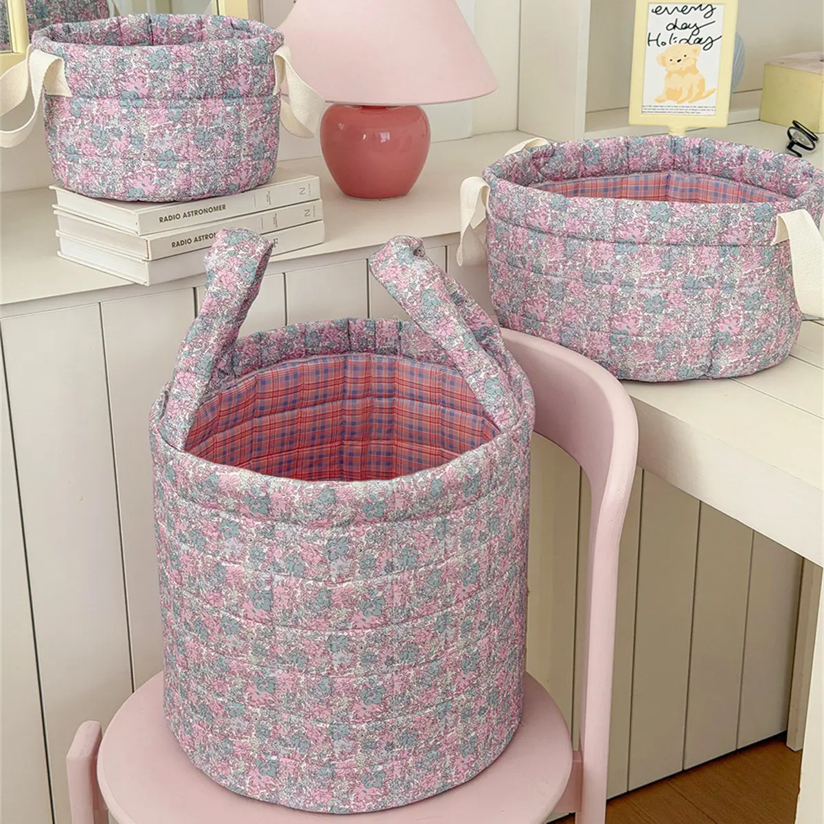 Vintage Ditsy Floral Quilted Round Storage Basket with Handles, Cottagecore Plaid Lining Laundry Basket & Organizer Bin for Makeup Storage, Laundry Baskets