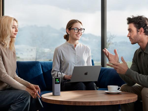 UGREEN 20000mAh 130W Power bank ,25000mAh 200W, 12000mAh 100W Fast Charging Powerbank, 65W Charger PD Super Fast Charging For iPhone 17/16/Macbook Air/Pro Lenovo Laptop, with LED Display Screen, TikTokShopBlackFriday ,Tiktokshopstockup