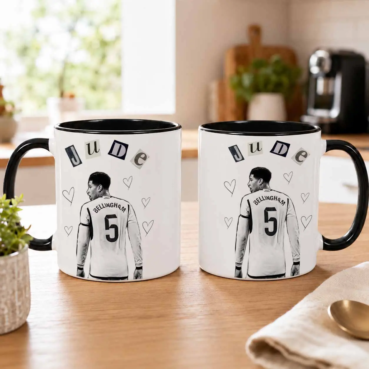 Jude Bellingham Soccer Star Mug (11oz/15oz)， Football Athlete Jersey Graphic Design， Durable Ceramic Dishwasher Safe Glossy Finish， Perfect Gift For Sports Fans Birthdays Office Desk Home Kitchen Beverage Cup