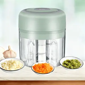 Multi functional electric garlic chopper, 250ml mini capacity does not take up space, USB convenient charging, easy to operate and quick to use, suitable for home cooking and outdoor camping