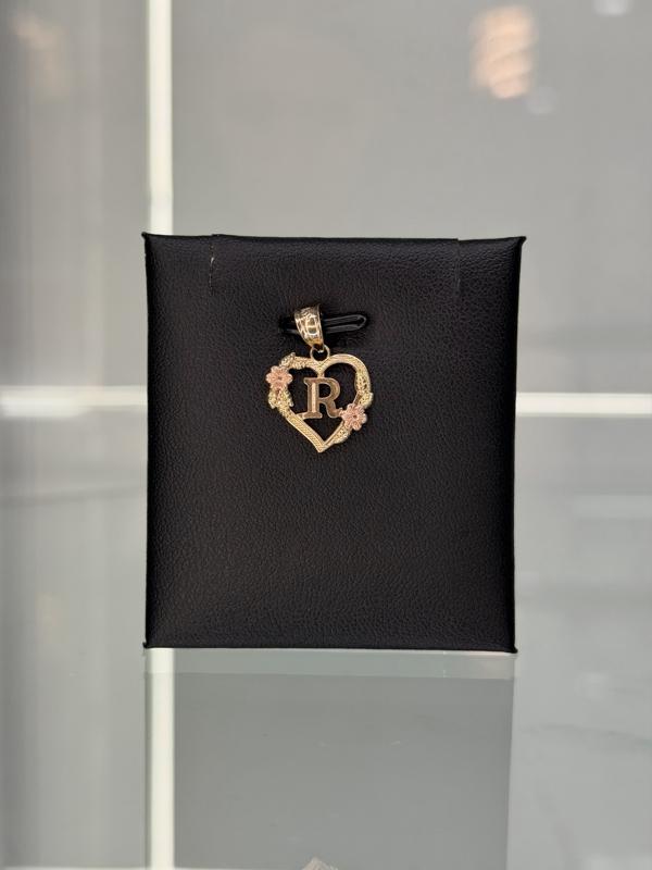 14KT Gold Heart Letters A-Z with Flowers Delicate and Beautiful 14KT Gold Heart Letters A-Z with Flowers Delicate and Beautiful
