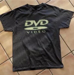 DVD Video Nostalgic Green Logo T-Shirt Vintage Gaming 2000s Aesthetic Retro Tie-Dye Mugshot Breezy Cotton Menswear
