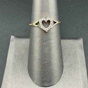 Gold 14k ring size 7 elegant heart design for everyday wear