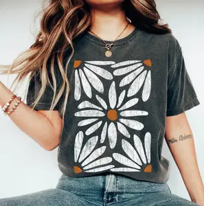 Comfort Colors Boho Daisy Botanical Shirt, Vintage Wildflower T-shirt, Minimalist Floral Graphic Tee, Aesthetic Cottagecore Flower Top, Retro Nature Lover Gift, Pre-shrunk Cotton Casual Botanical Apparel