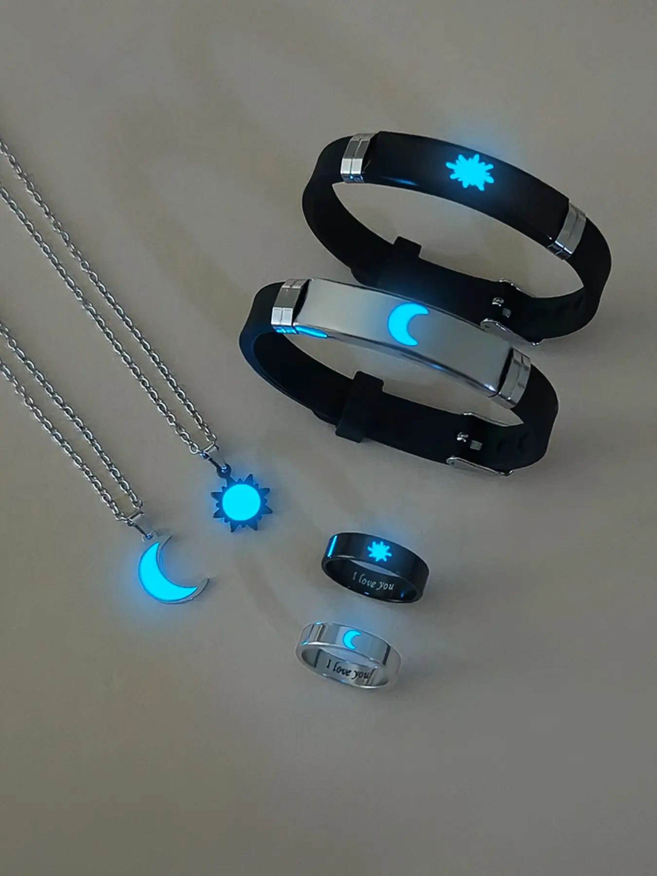 6 Piece Glow-In-The-Dark Moon & Sun Couple Necklaces & Bracelets & Rings, Couples Jewelry Set, Jewellery Gift Set, Simple Cute Style, Perfect Gift for Valentine's Day