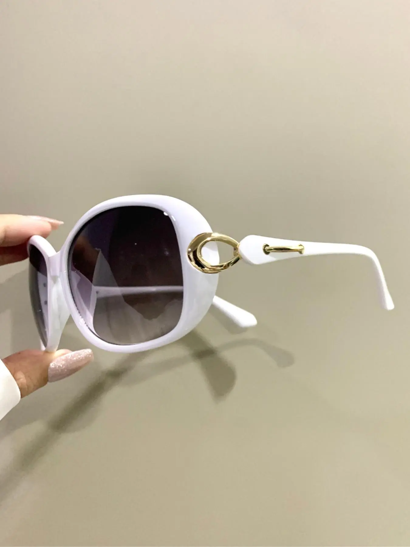 Fashionable Hollow Out Design Glasses for Women & Men, Trendy Casual Style Eyewear Glasses for Everyday Use and Outdoor Activities, Signature Shades